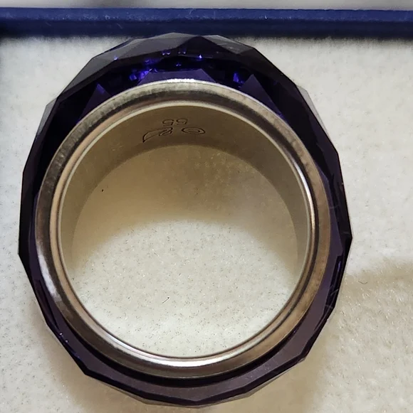 Swarovski Rhodium Plated Crystal Nirvana Purple Velvet Ring Size 7 - Picture 8 of 13
